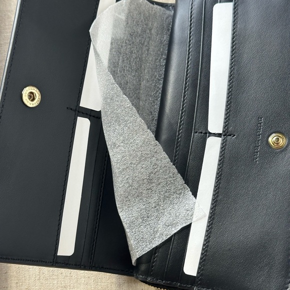 Burberry Grainy Black Leather L-Zipper Wallet - Picture 4 of 6